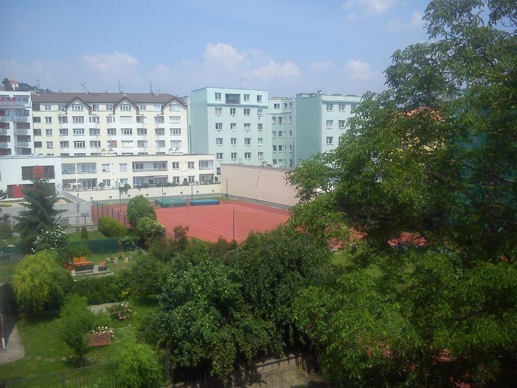 Hotel Pyramida เบอร์โน ภายนอก รูปภาพ